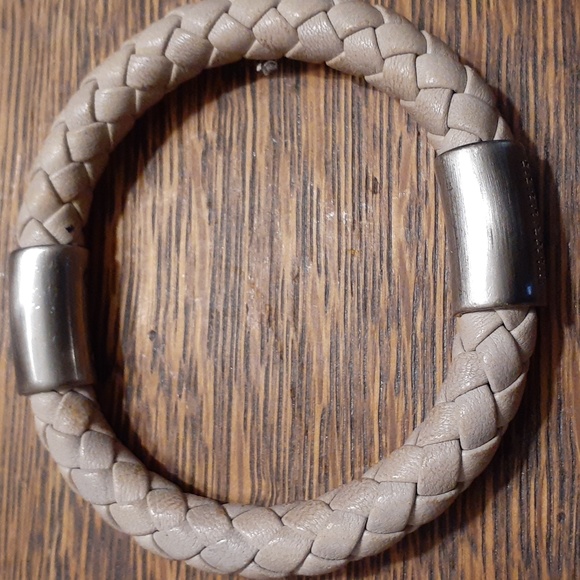 BURBERRY AUTHENTIC LEATHER BRAIDED BANGLE EUC UNISEX - Picture 4 of 8